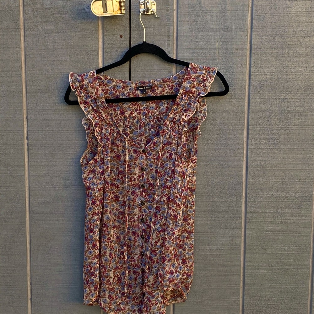 floral blouse